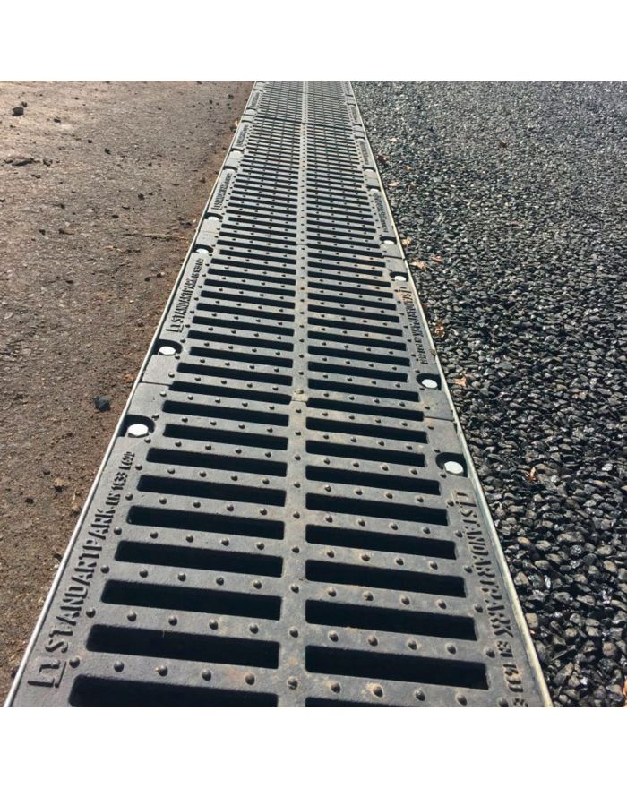 Пескоуловитель BetoMax Drive бетонный с решёткой щелевой, чугунной